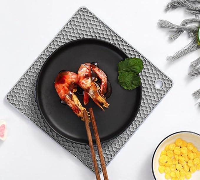 Silicone Non-Slip, Heat Resistant & Water-Trapping Trivet Mats - Image 5