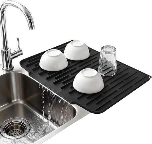 Silicone Dish Drying Mat for Kitchen Counter, Foldable & Heat Resistant Drying Pad with 5° Slope & Wide Drain, 15x12 Inch Non-slip Sink Mat for Bathroom and Countertop.(Black）
