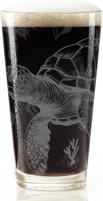 SEA TURTLE Engraved Beer Pint Glass | Great Nautical Drinking Gift Idea for Ocean Marine Enthusiasts Divers Sea Creatures
