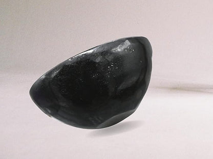 Black Tourmaline Crystal Bowl - 2 Inch Decorative Bowls for Room and Home Decor - Gemstone Healing Crystals for Elegant Display, Positive Energy Balance and Gift