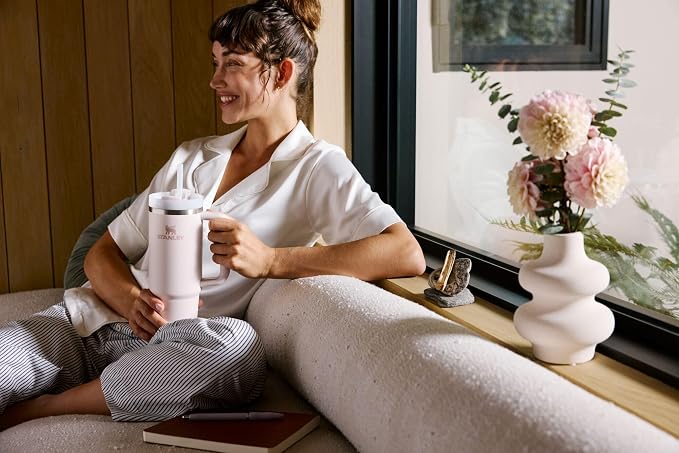 STANLEY Quencher H2.0 Flow State Tumbler, 40 oz, Rose Quartz Bouquets | Handle - Image 11