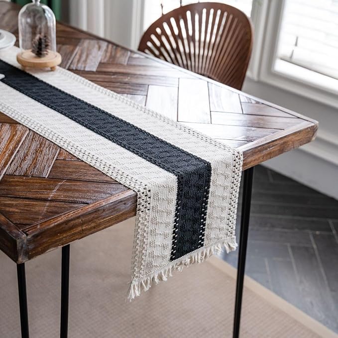 ZAIIVE Geometric Patterned Table Runner - Image 2