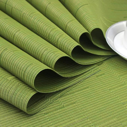 Wedge Placemats for Round Table Woven Vinyl Easy Wipe Plastic Non Slip Table Mats Set of 6（Green）