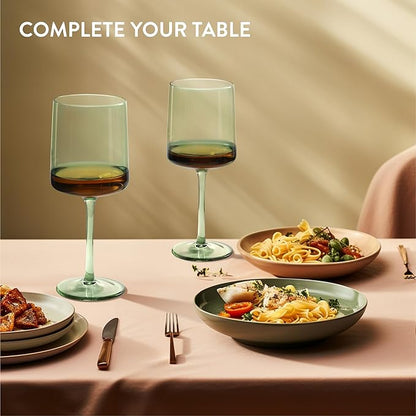 Navaris Mint Green Tinted Wine Glasses - Set of 4 - Coloured Wine Glasses with Stems - Stylish Design Glassware for Serving Wine, Cocktails, Dessert