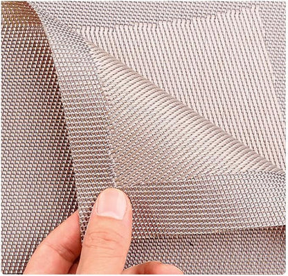 Wedge Placemats for Round Dinner Table Woven Vinyl Wipe Clean Non Slip Plastic Table Mats Set of 6（Champagne）