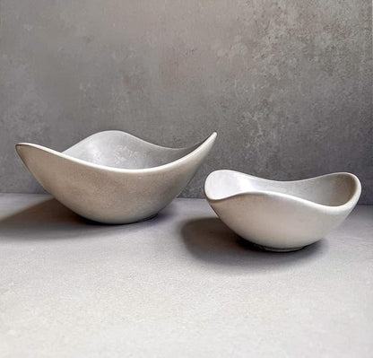 Wavy Concrete Bowl, Minimalist Key Bowl, Modern Cement Bowl, Entrway Catchall, Home Decor for Coffee Table, Jewlery Dish, Air Plant Holder, Small Stone Bowl (Small)