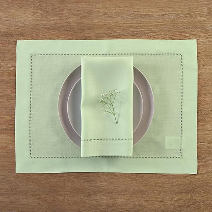 Solino Home Linen Cloth Napkins Set of 4-100% Pure Linen Light Green Dinner Napkins 20 x 20 Inch for Spring, Easter, St Patricks Day - Classic Hemstitch, Handcrafted and Machine Washable