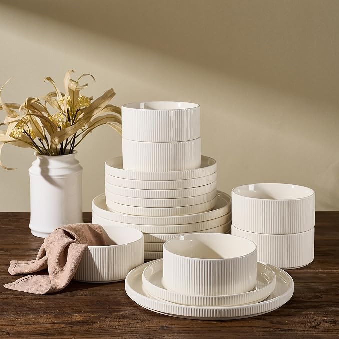 Line Porcelain Dinnerware Set, dish set by Unknown