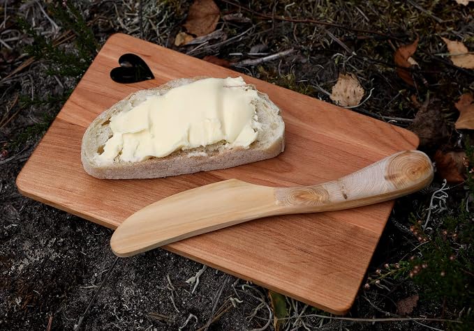 Handmade Nordic Style Butter Knife from Juniper Wood - Image 3