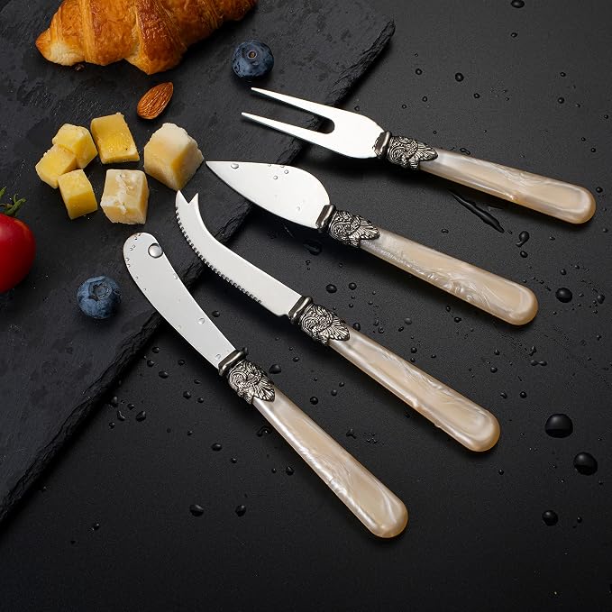 REVERIE Collection 4-piece Stainless Steel Butter Spreader Cheese Knife - Image 3
