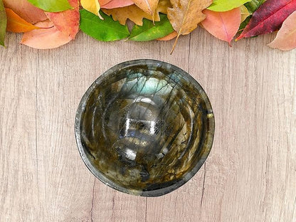 Labradorite Crystal Bowl - 2 Inch Decorative Bowls for Room and Home Decor - Gemstone Healing Crystals for Elegant Display, Positive Energy Balance and Gift